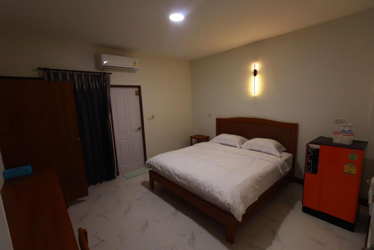 Bk Hotel Mae Sariang Exteriér fotografie